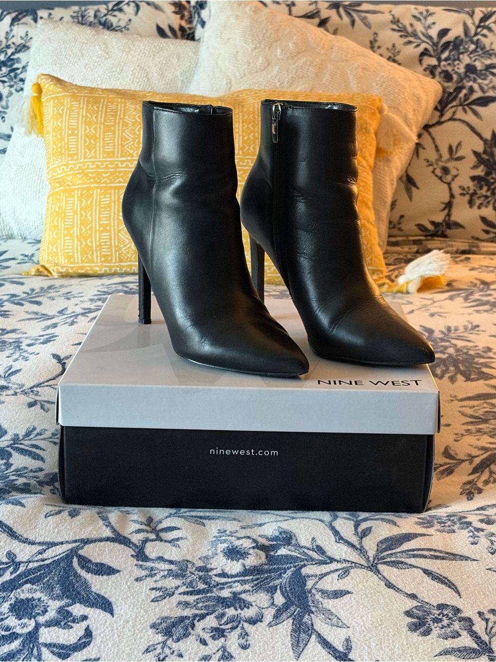 Nine West Black Leather Pointed-Toe Stiletto Ankle Boots